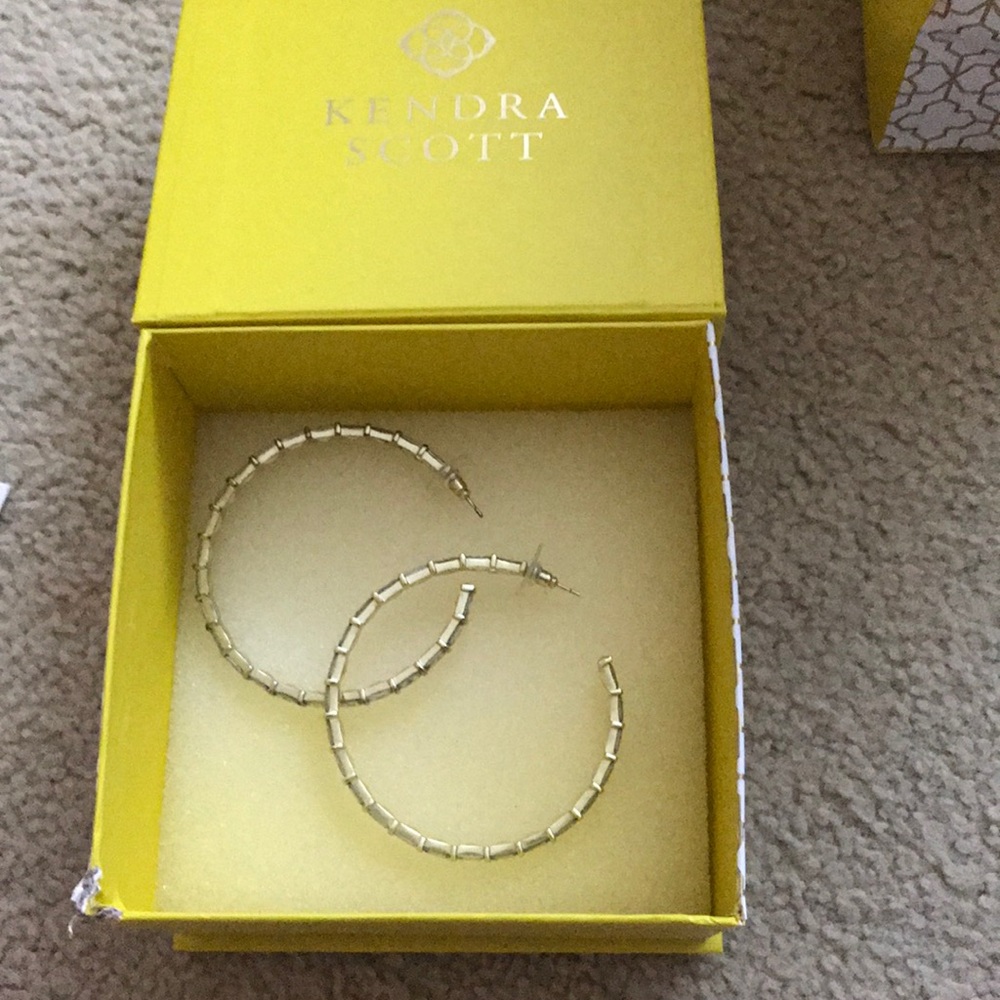 Kendra Scott Gold Thora earrings